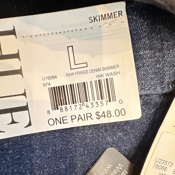 New w/ Tags 3 Pairs of HUE Brand Jeans Leggings - Picture 9 of 10